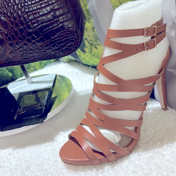 EUC Vintage Brahmin With Free Heels & Free Jewelry 2Rings 1Chain 1Earrings - Picture 4 of 17